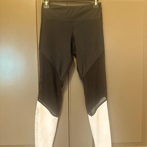 Onzie leggings mesh insert black and white size S/M